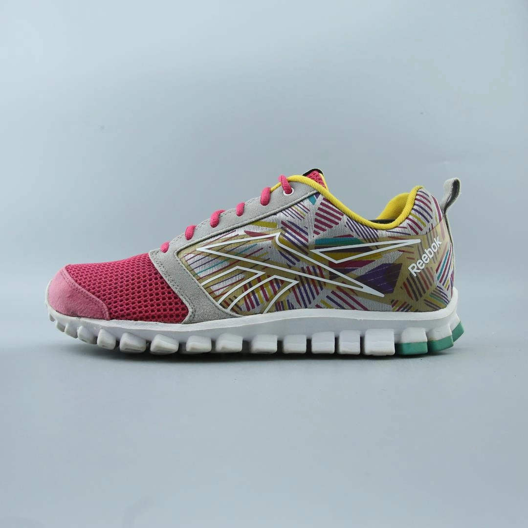 REEBOK REALFLEX Reebok versatile sport footwear