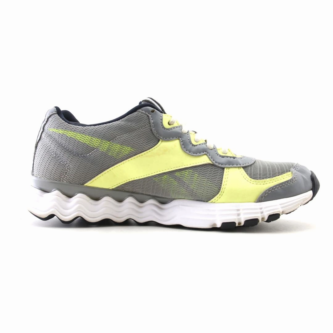 REEBOK VIBETECH Reebok athletic footwear visuals