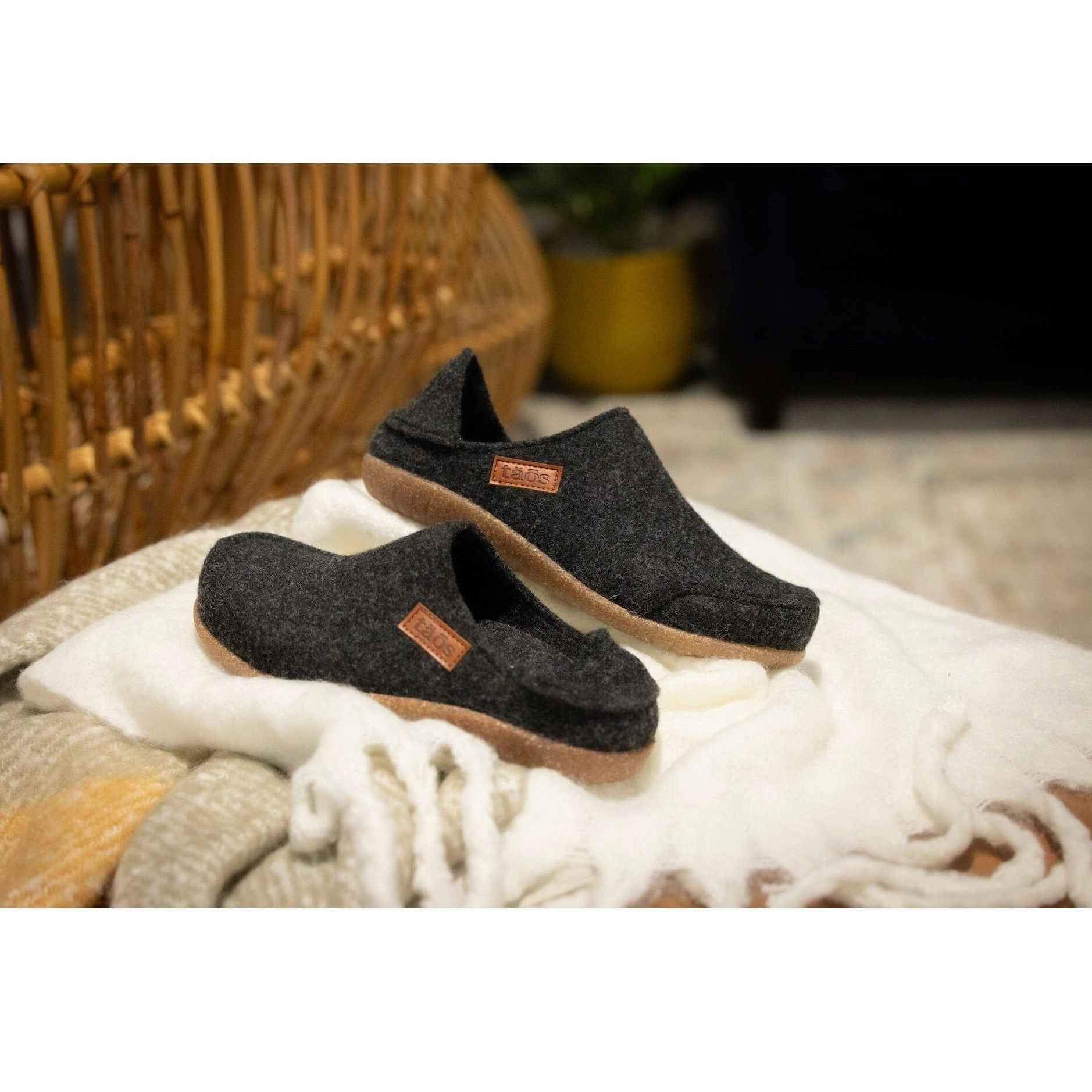 TAOS CONVERTAWOOL Taos stylish comfort shoes
