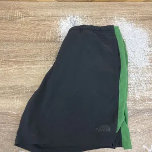 The North Face The North Face - Men's Active Shorts - MSRP $70: Black/Green-men-MD