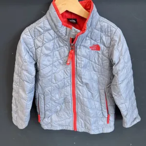 The North Face The North Face - Toddler Light Thermoball Jacket- MSRP $119: Gray and Red-children-5