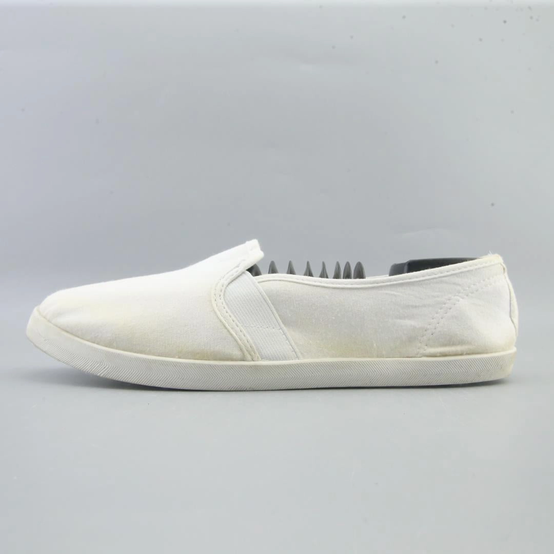 TIME AND TRU . Time And Tru everyday casual footwear