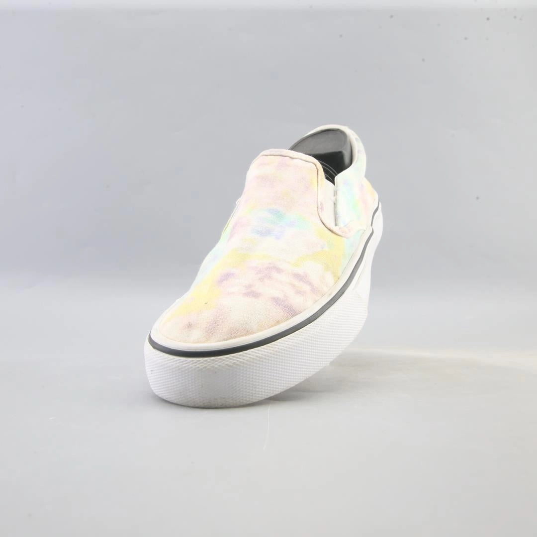 TIME AND TRU . Time And Tru casual shoe looks