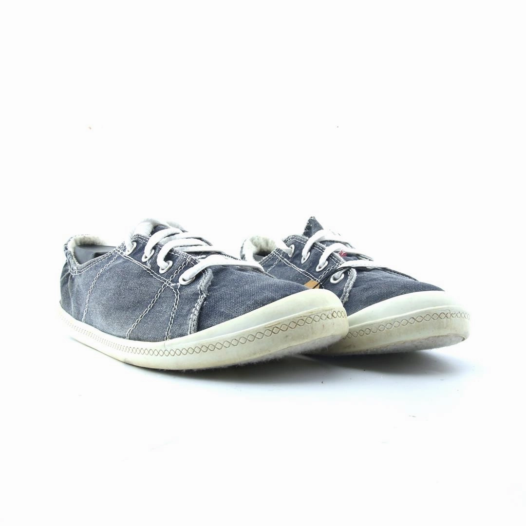 TIME AND TRU . Time And Tru casual shoe looks