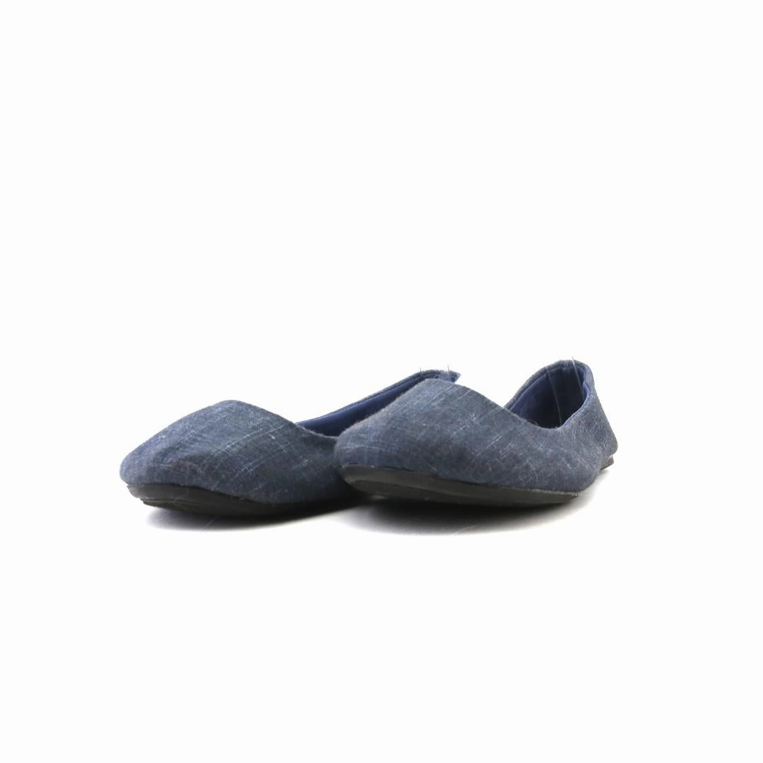 TIME AND TRU . Time And Tru everyday casual footwear