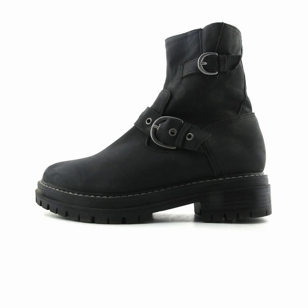 TIME AND TRU . Time And Tru everyday casual footwear