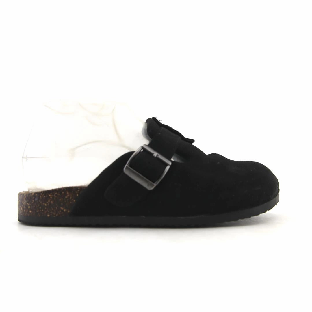 TIME AND TRU . Time And Tru casual shoe looks