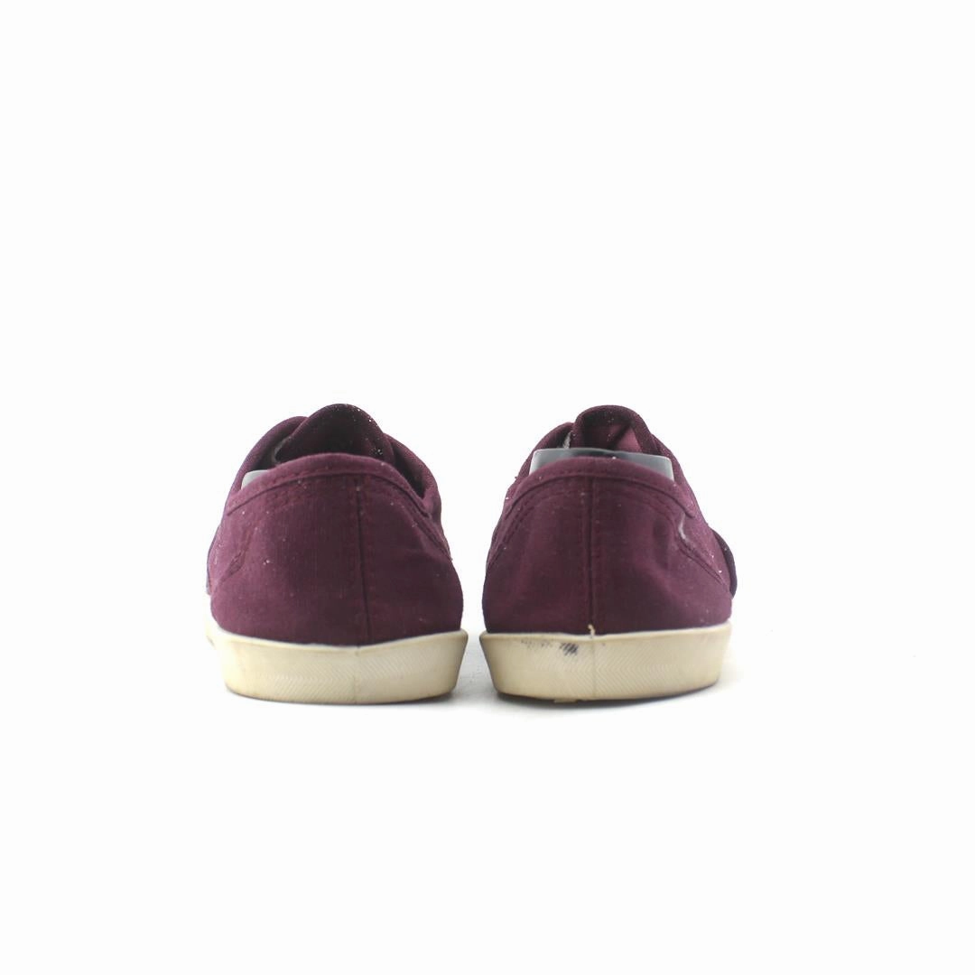 TIME AND TRU . Time And Tru casual shoe looks