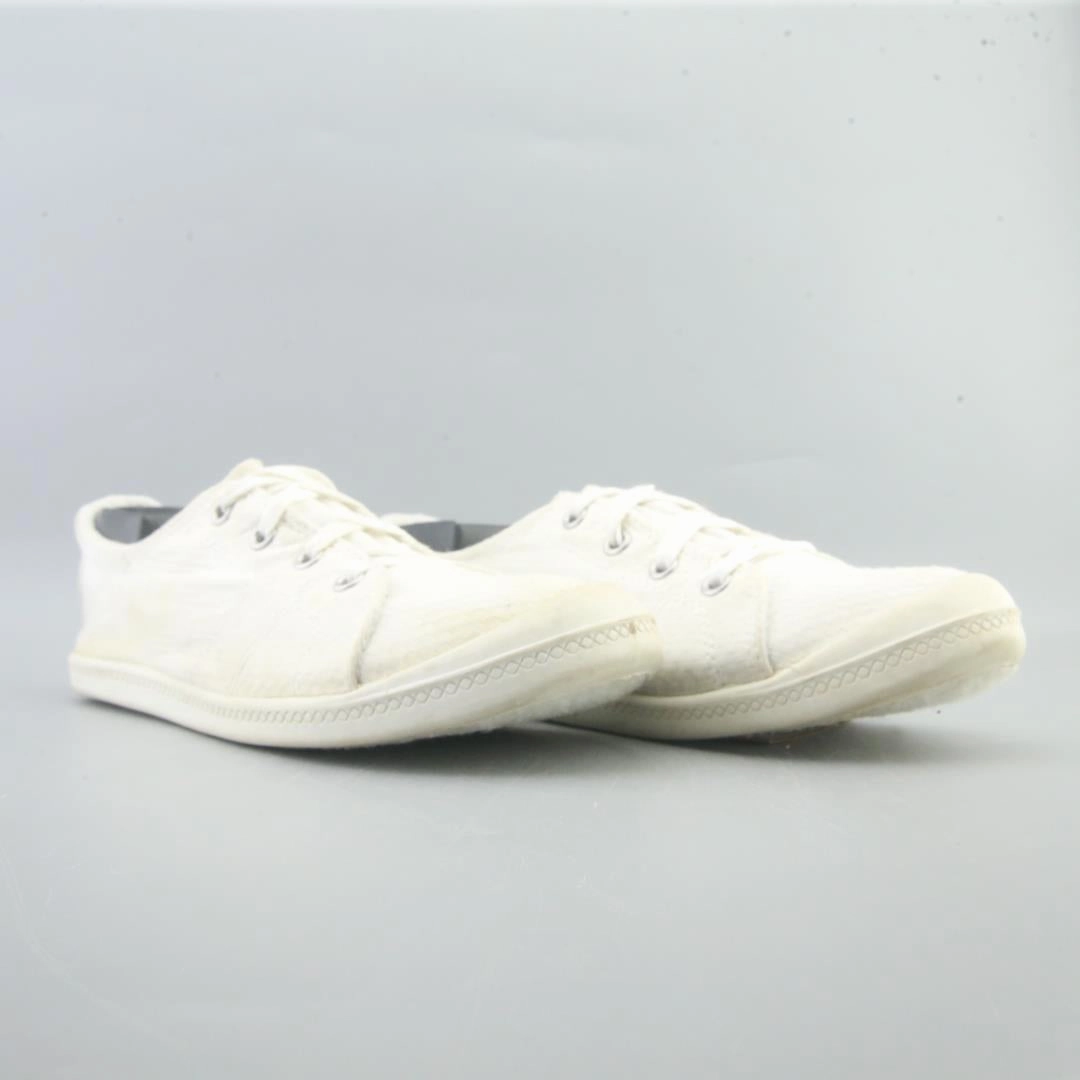 TIME AND TRU . Time And Tru casual shoe looks