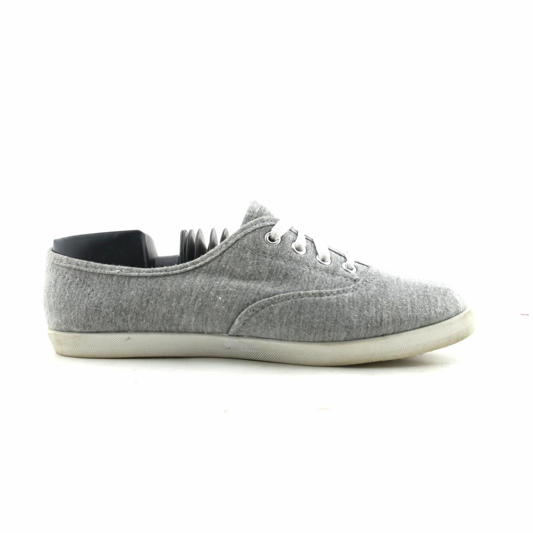 TIME AND TRU . Time And Tru casual shoe looks