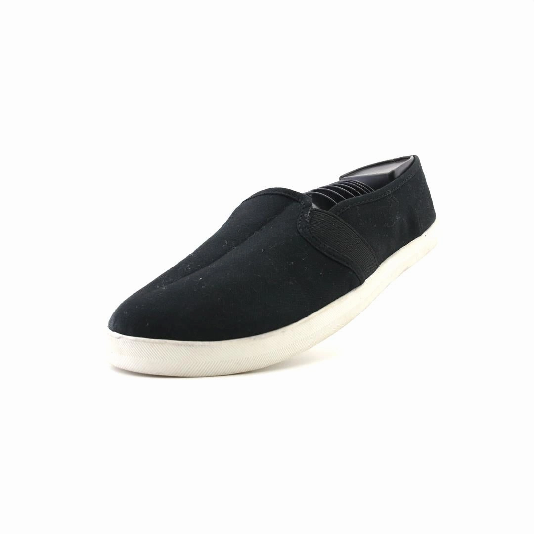 TIME AND TRU . Time And Tru casual shoe looks