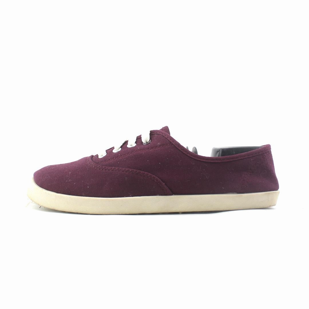 TIME AND TRU . Time And Tru everyday casual footwear