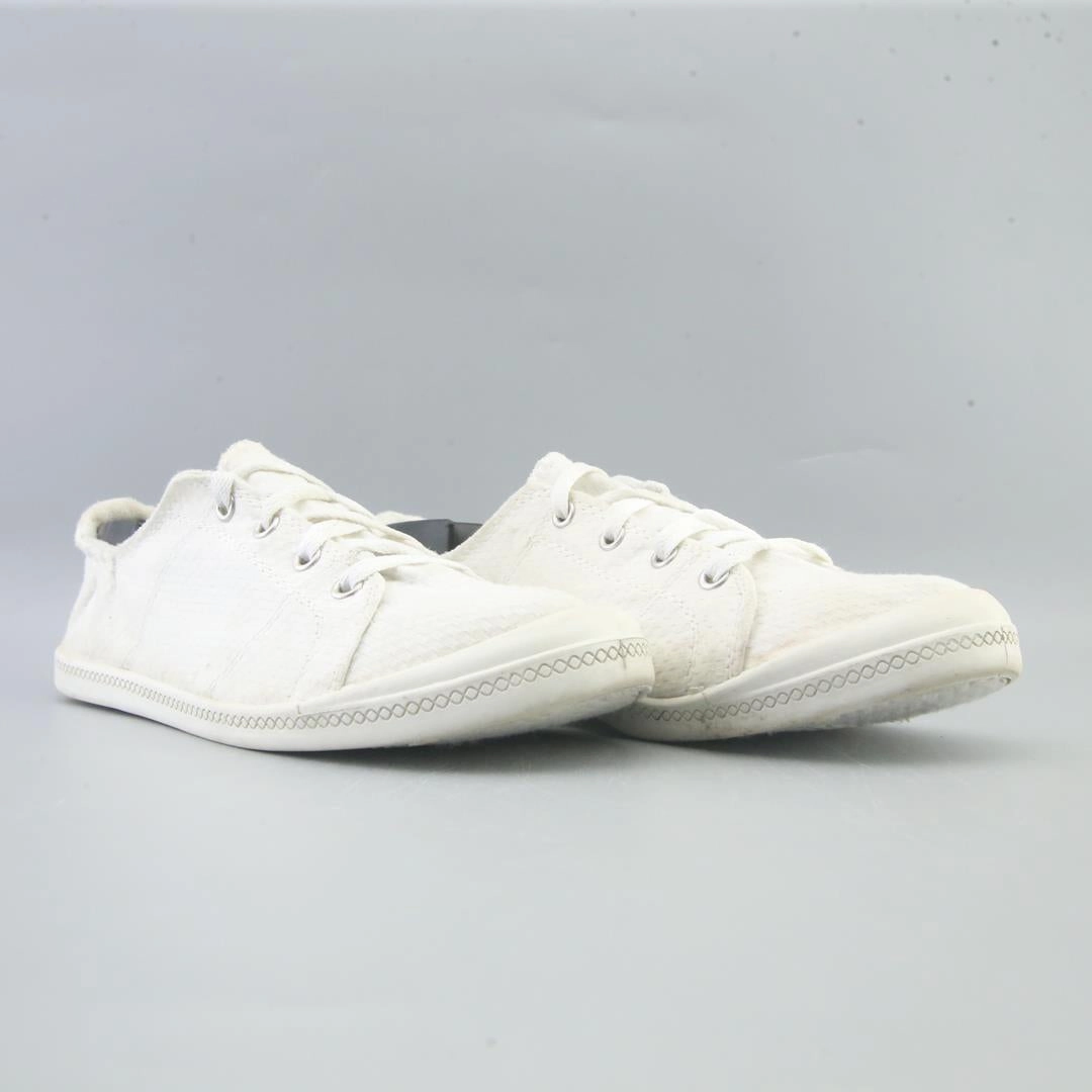 TIME AND TRU . Time And Tru casual shoe looks