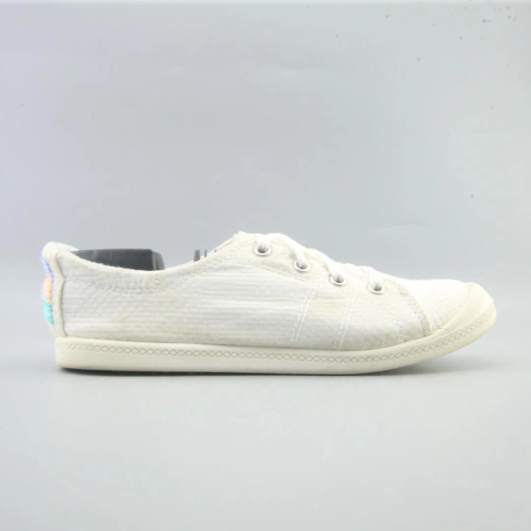 TIME AND TRU . Time And Tru casual shoe looks