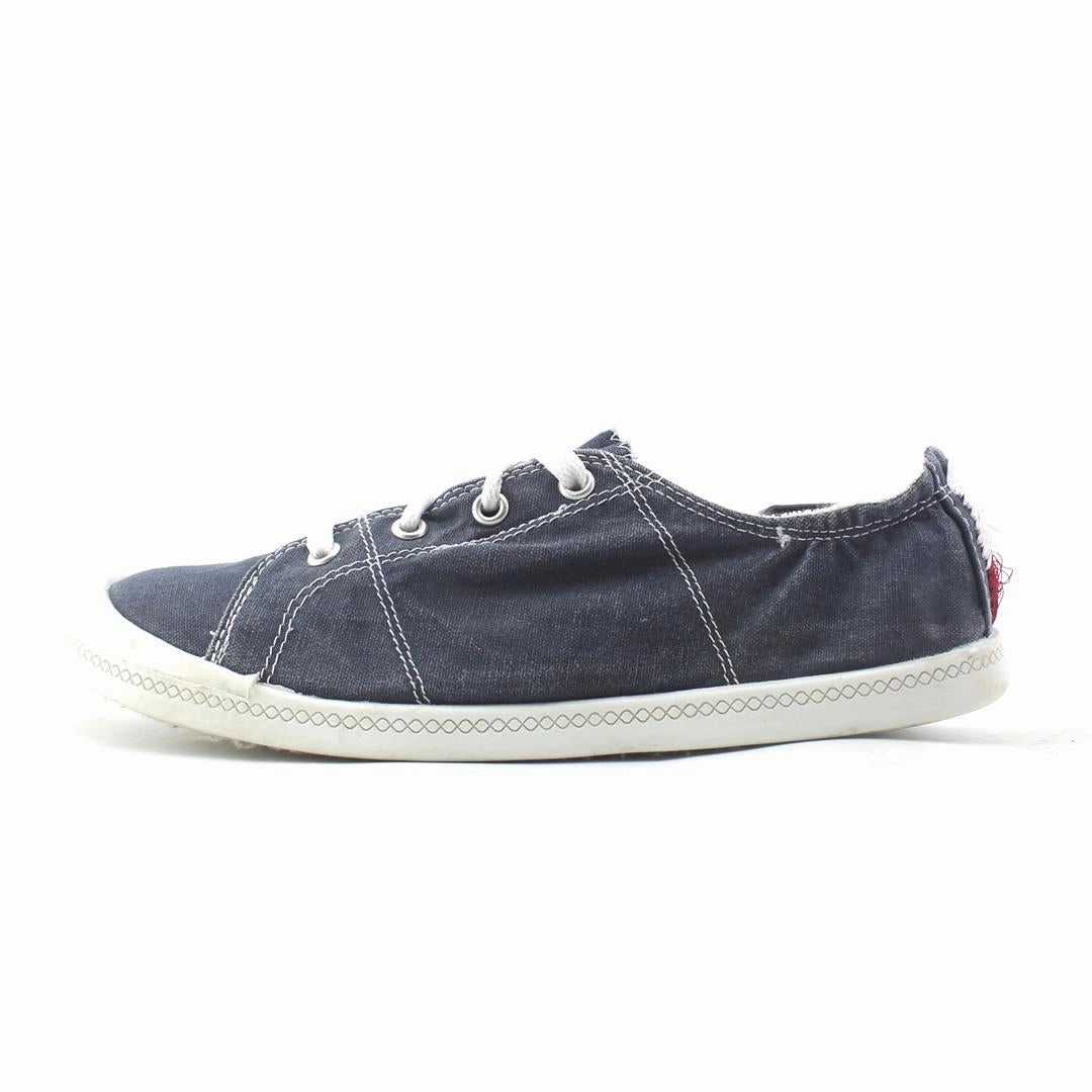 TIME AND TRU . Time And Tru everyday casual footwear
