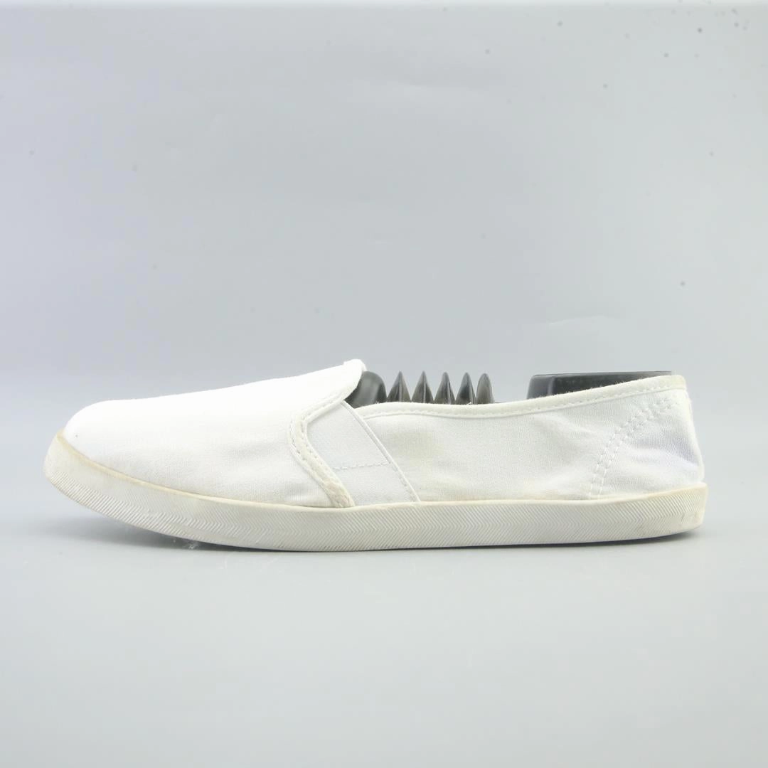 TIME AND TRU . Time And Tru everyday casual footwear