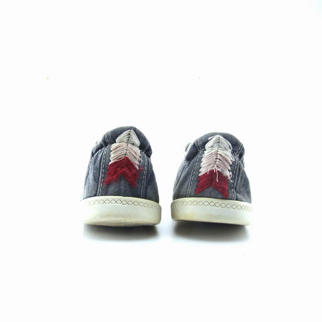 TIME AND TRU . Time And Tru casual shoe looks