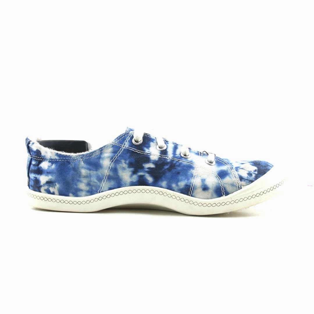 TIME AND TRU . Time And Tru casual shoe looks
