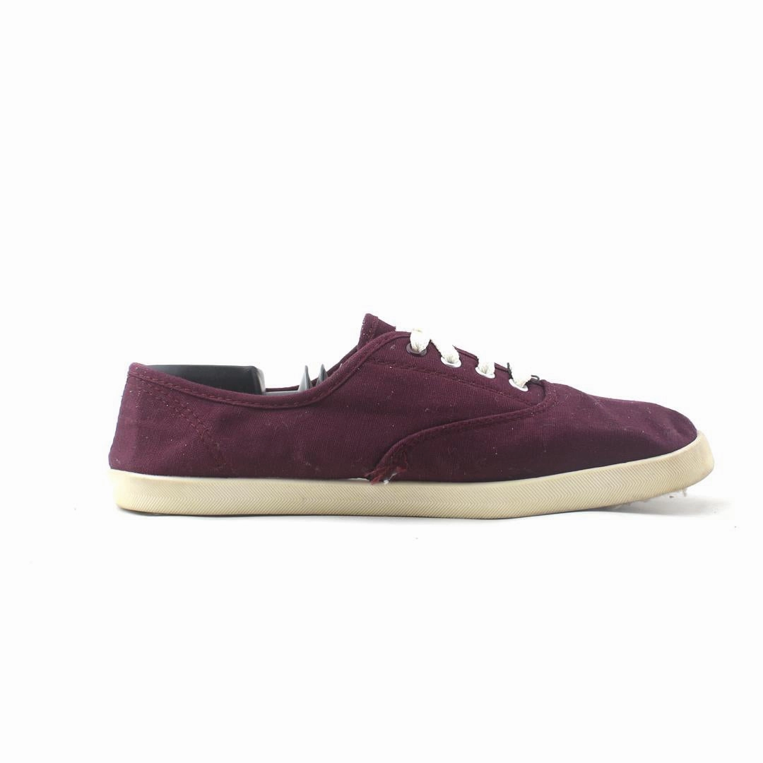 TIME AND TRU . Time And Tru casual shoe looks