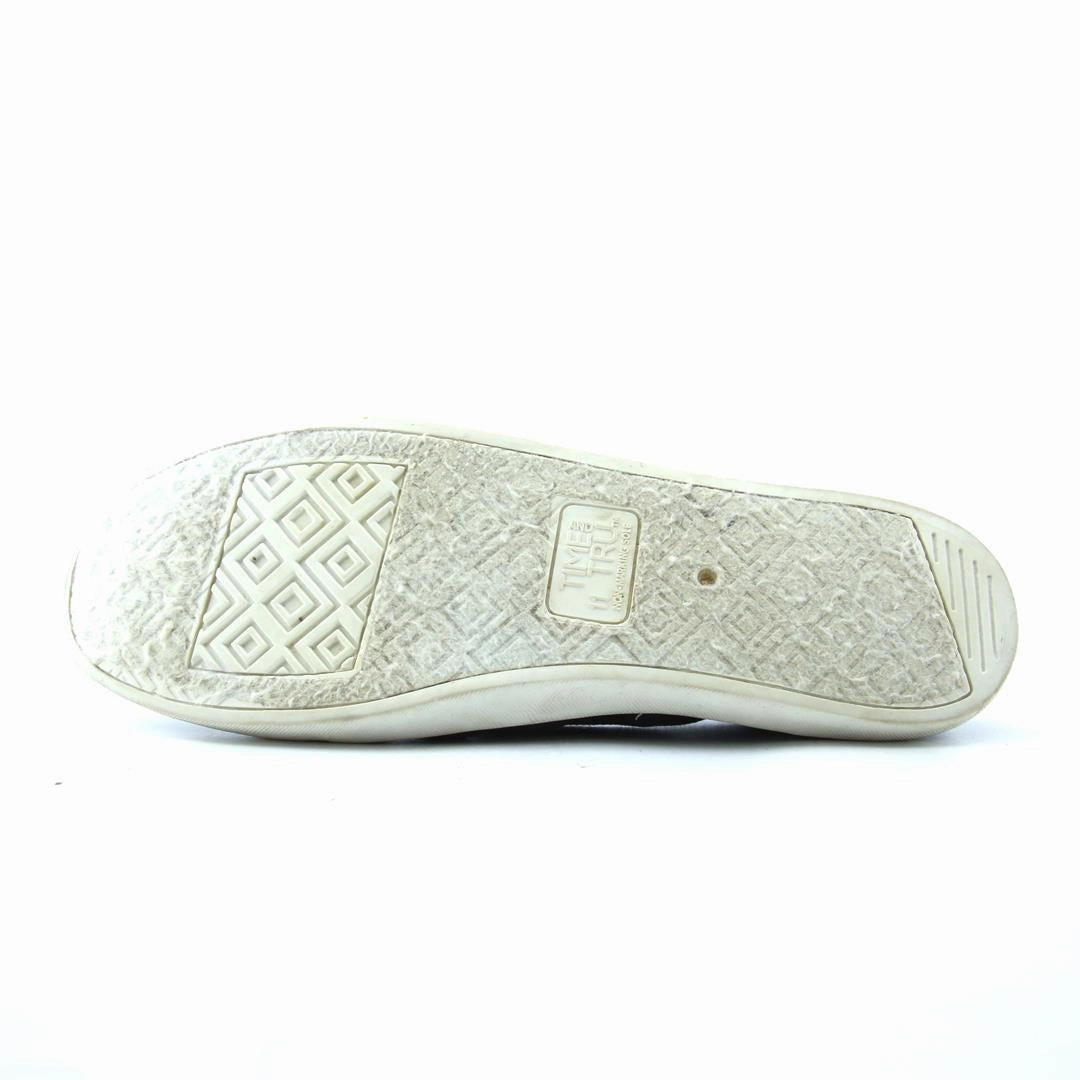 TIME AND TRU MEMORY FOAM Time And Tru casual shoe looks