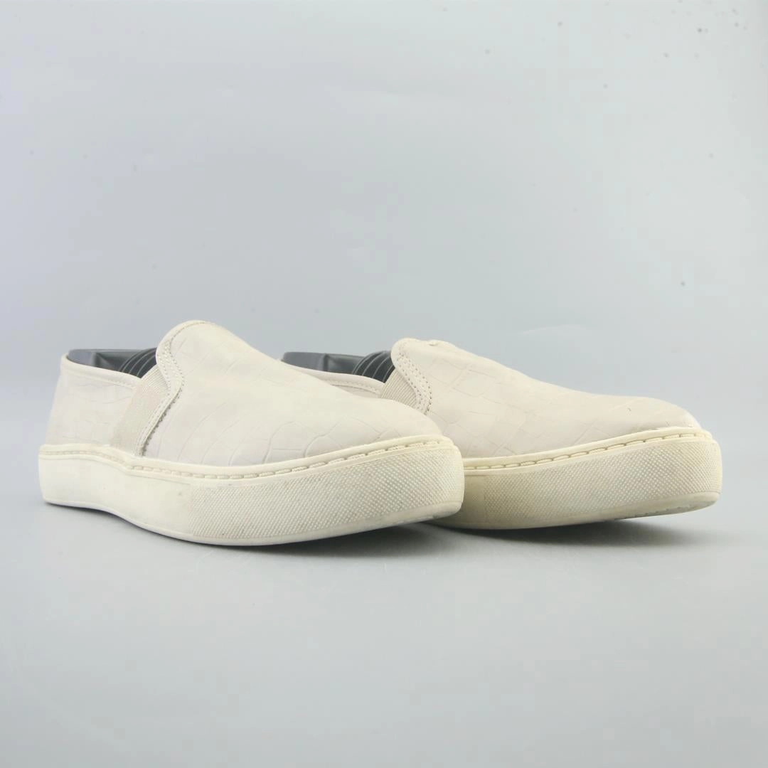 TIME AND TRU MEMORY FOAM Time And Tru casual shoe looks