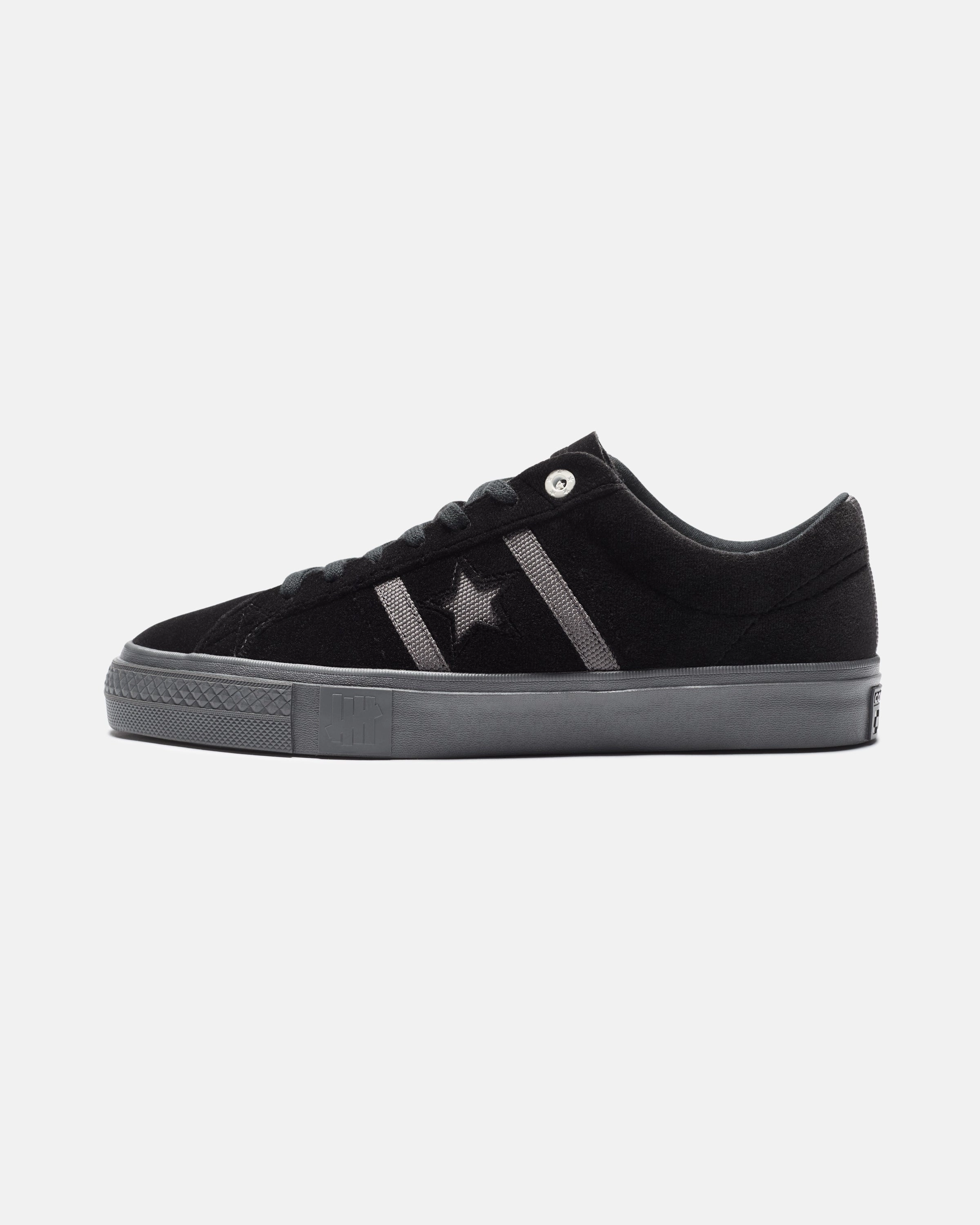 UNDEFEATED X CONVERSE ONE STAR ACADEMY PRO OX - BLACK Womens vintage sneakers