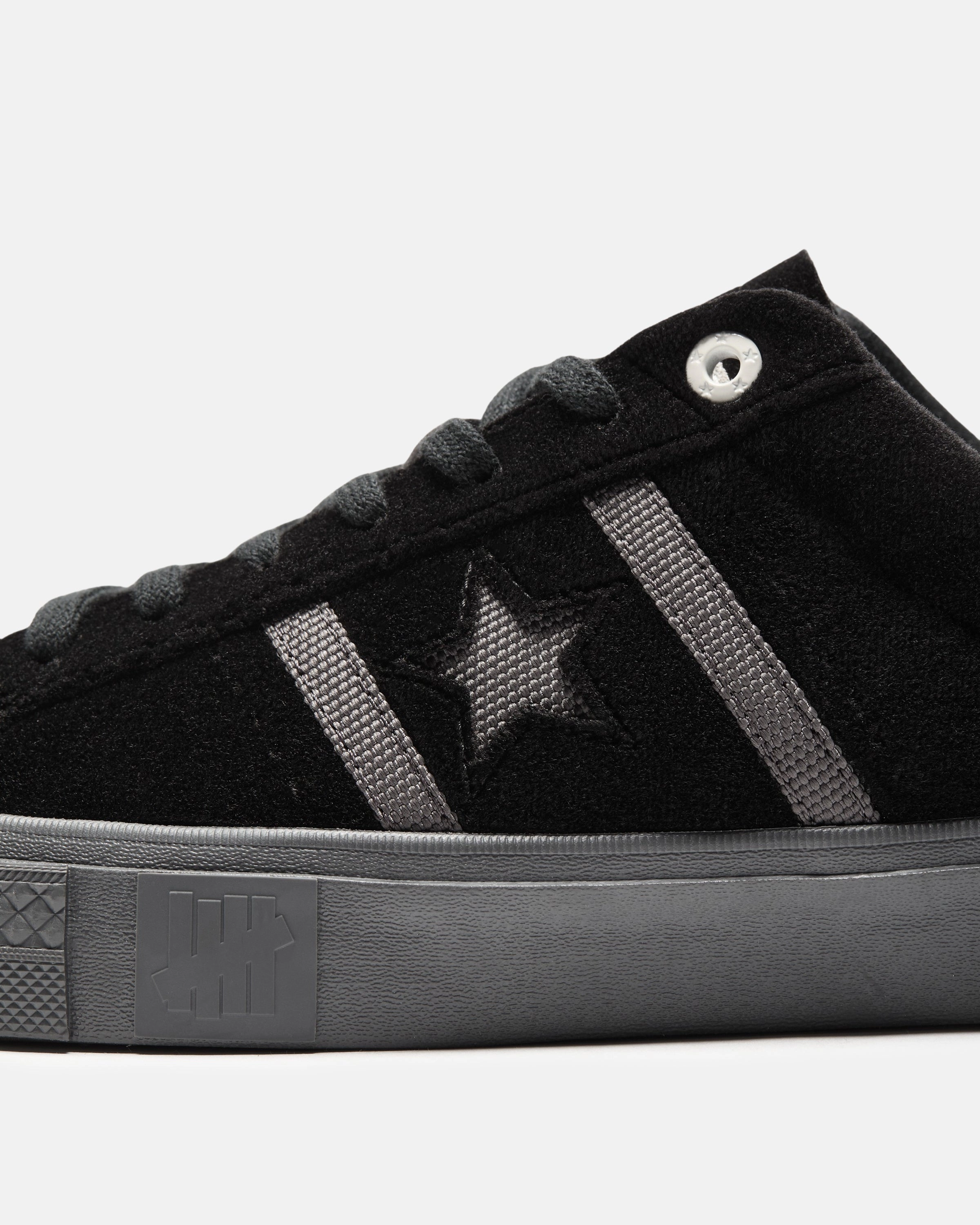 UNDEFEATED X CONVERSE ONE STAR ACADEMY PRO OX - BLACK Womens vintage sneakers