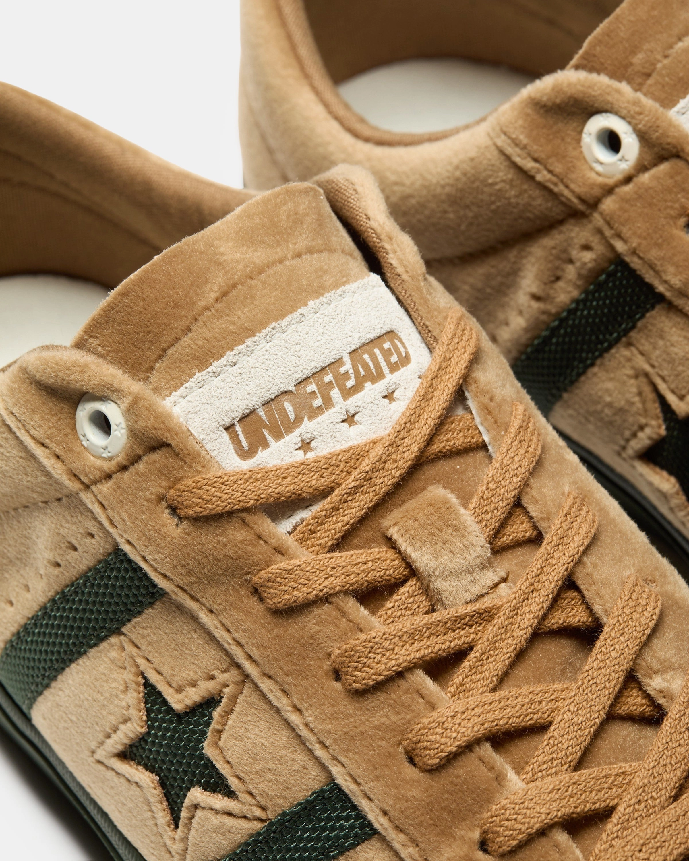 UNDEFEATED X CONVERSE ONE STAR ACADEMY PRO OX - BROWN Womens vintage sneakers