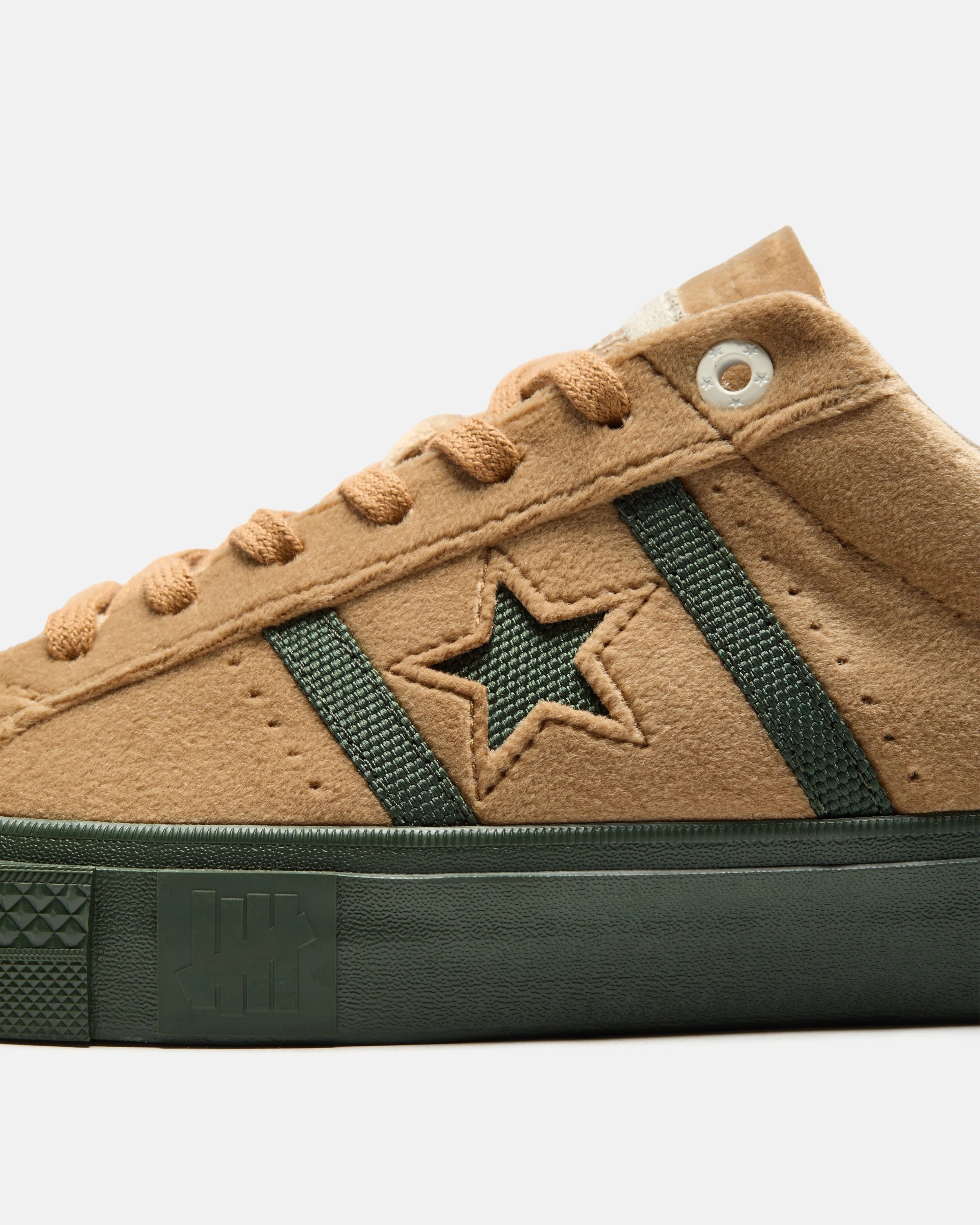 UNDEFEATED X CONVERSE ONE STAR ACADEMY PRO OX - BROWN Womens vintage sneakers