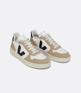 V-10 Chromefree Leather Veja eco-friendly sneakers with minimalist look