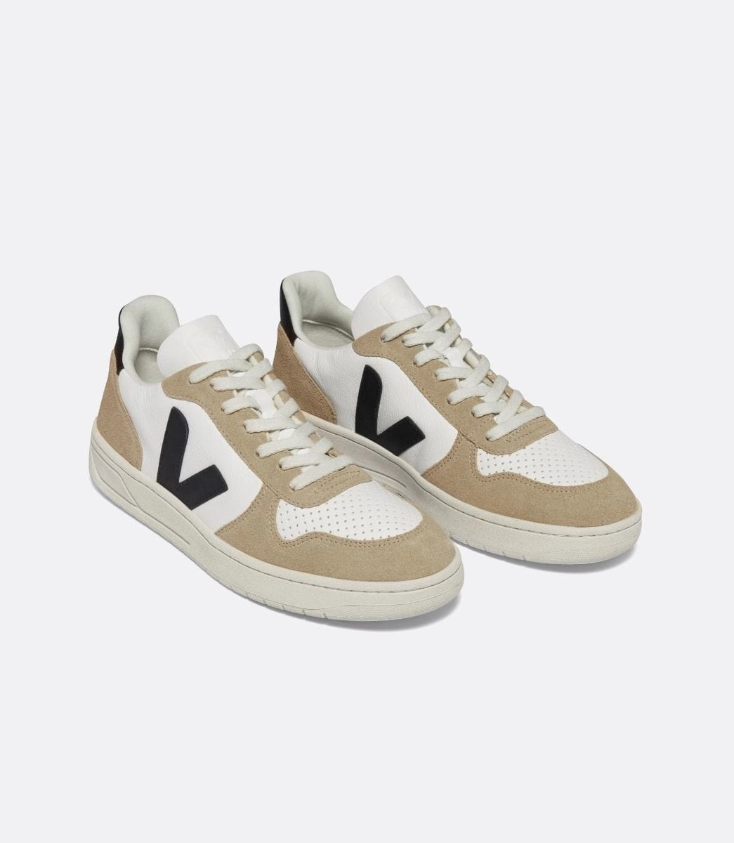 V-10 Chromefree Leather Veja eco-friendly sneakers with minimalist look