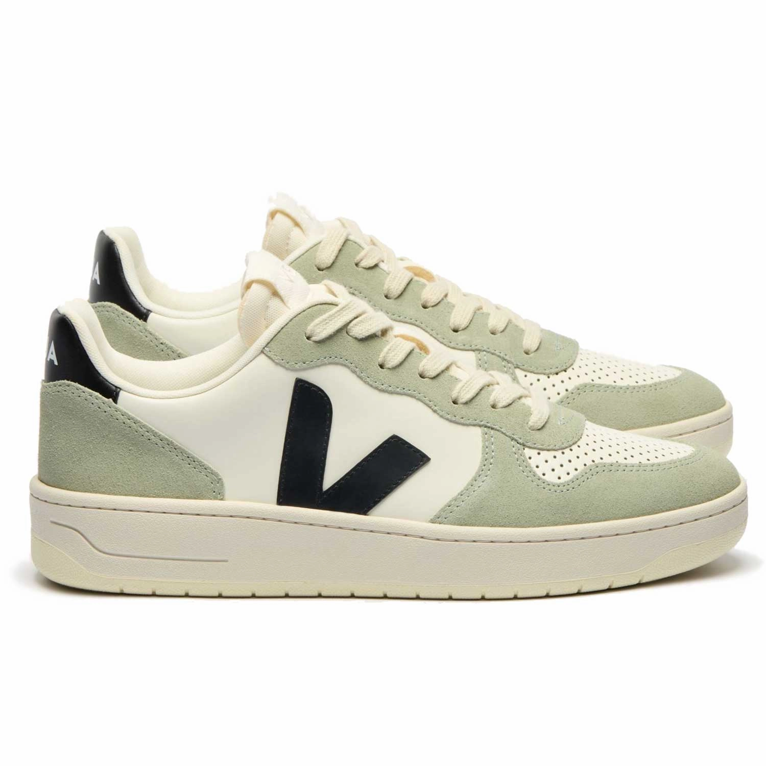 V-10 Leather Sneaker Veja eco-friendly sneakers