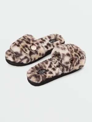 Volcom Girls Lived In Lounge Slippers Cheetah Volcom