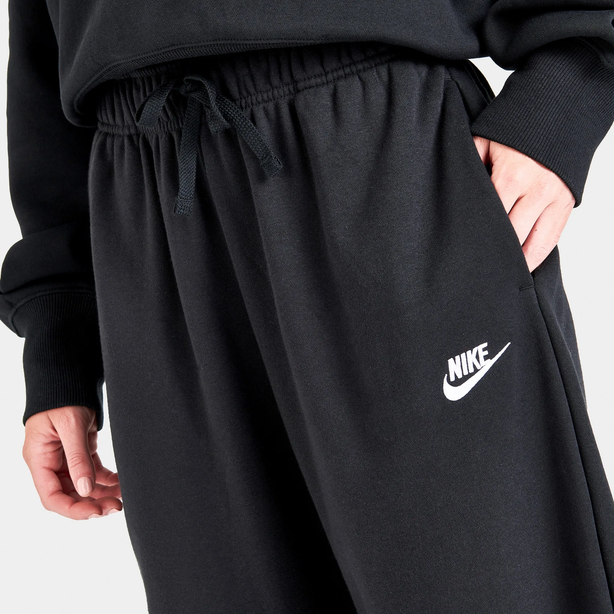 Womens Nike Nike Sportswear Women's Club Fleece Mid-Rise Oversized Sweatpants Black / White
