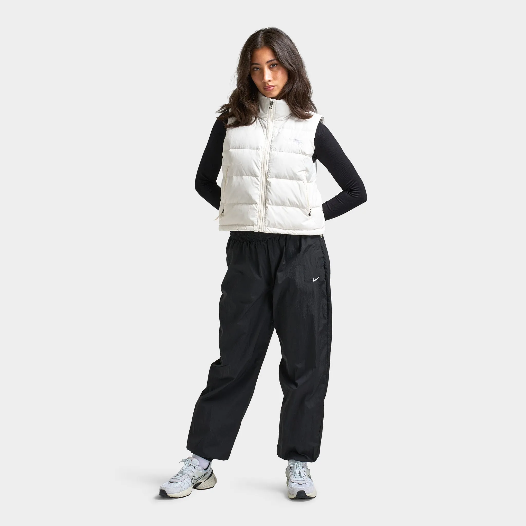 Womens Nike Nike Sportswear Women's Mid-Rise Oversized Woven Joggers Black / White