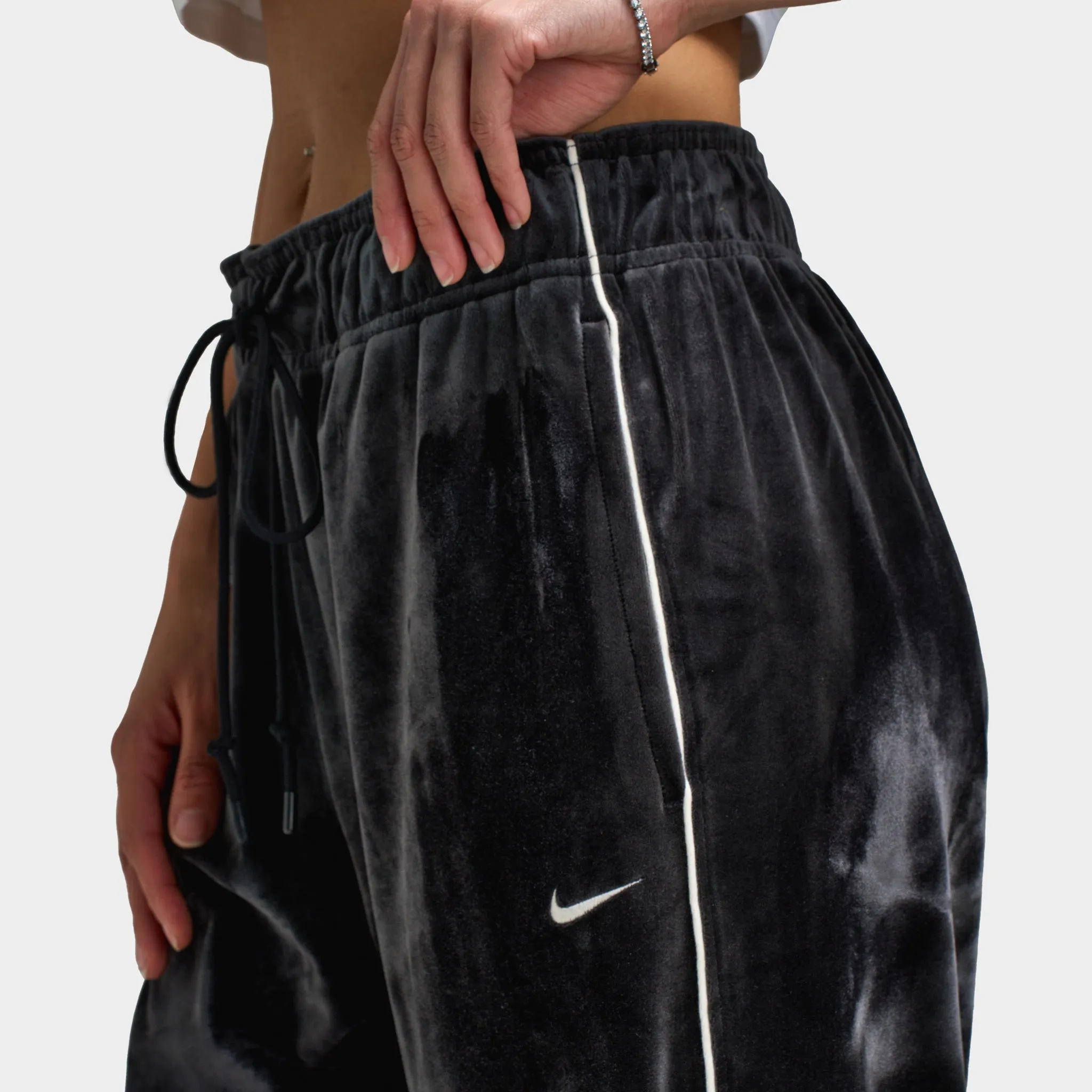 Womens Nike Nike Women's Sportswear Velour Jogger Black / Sail - Sail