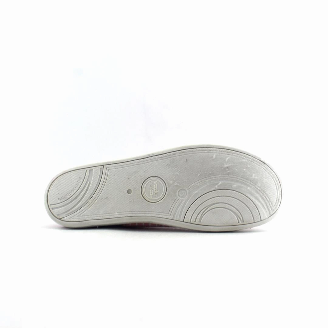 WONDER NATION MEMORY FOAM Wonder Nation kids shoe pictures