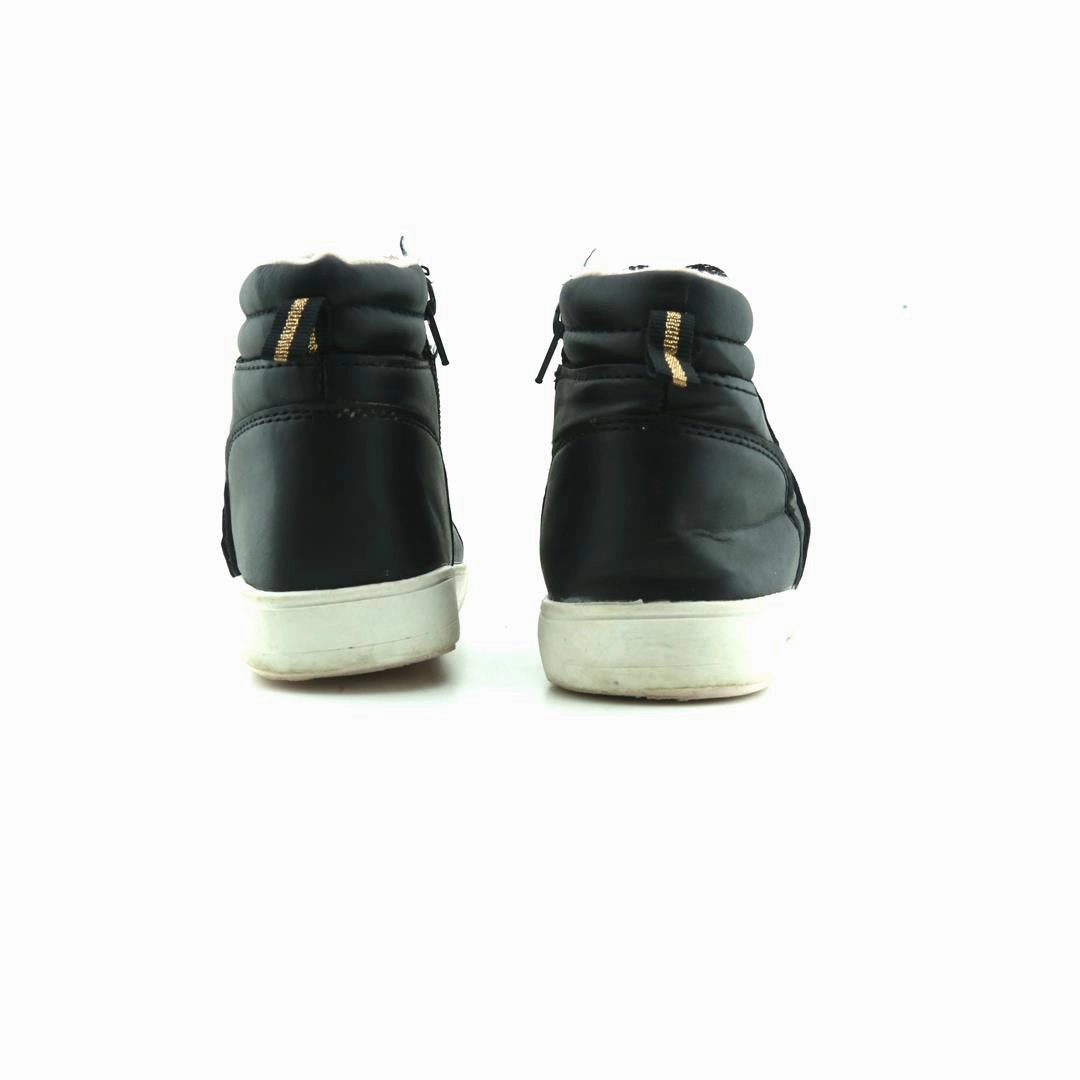 WONDER NATION MEMORY FOAM Wonder Nation kids shoe pictures