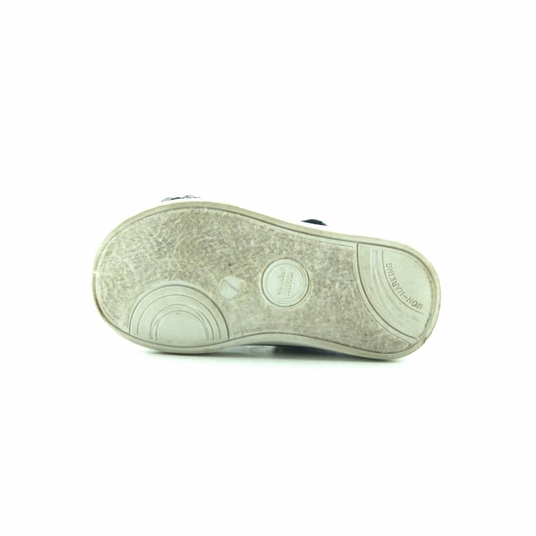 WONDER NATION MEMORY FOAM Wonder Nation kids shoe pictures