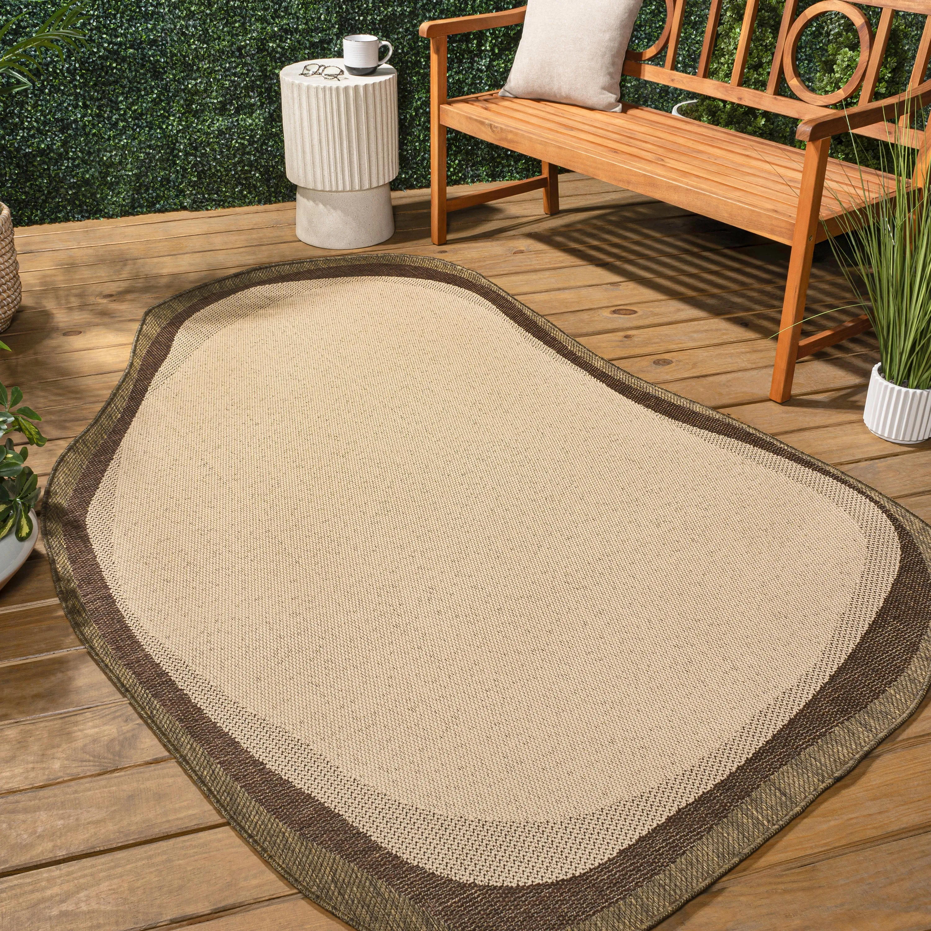 Wyatt Modern Rustic Abstract Indoor/Outdoor Shaped Area Rug Jonathan Y Home